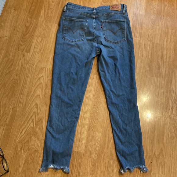 Levi’s 721 High Rise Skinny Ankle Jeans - Picture 3 of 3
